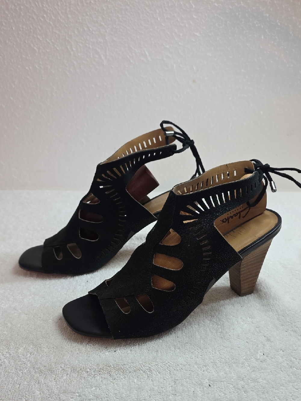 Franco Sarto Black Cutout Lace-Up Sandals Stacked Heeled Ladies 8.5 Carolina Guc